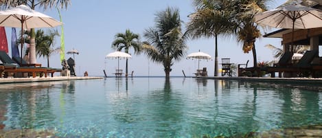 Outdoor pool, sun loungers