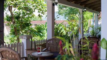 Deluxe Balcony TWN | Terrasse/Patio