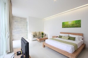 In-room safe, desk, iron/ironing board, cots/infant beds - Nikaya Villa (Legian)