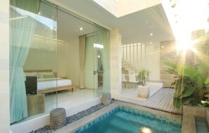 In-room safe, desk, iron/ironing board, cots/infant beds - Nikaya Villa (Legian)