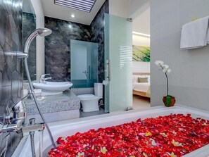 Bathtub besar