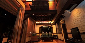 Penthouse | Living area | Flat-screen TV - Panchalae Boutique Residences (Pattaya)