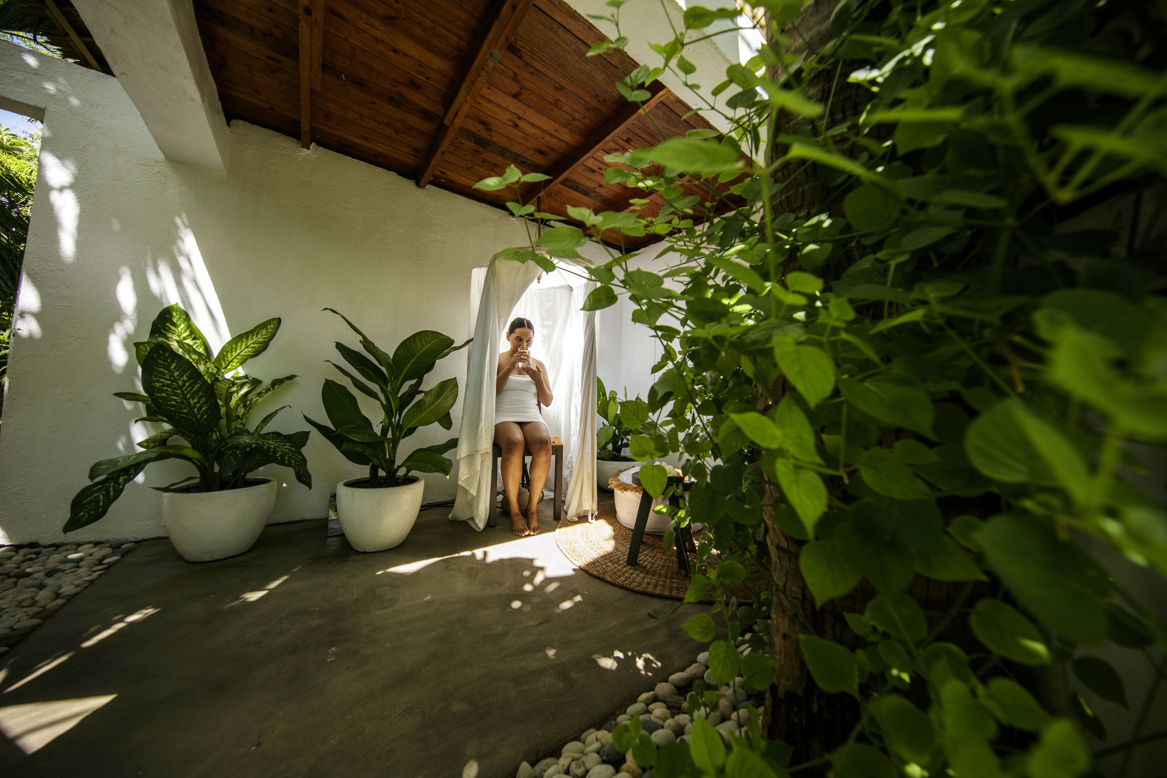 sauna, hot tub, body treatments, aromatherapy, hot stone massages