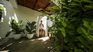 Sauna, hot tub, body treatments, aromatherapy, hot stone massages