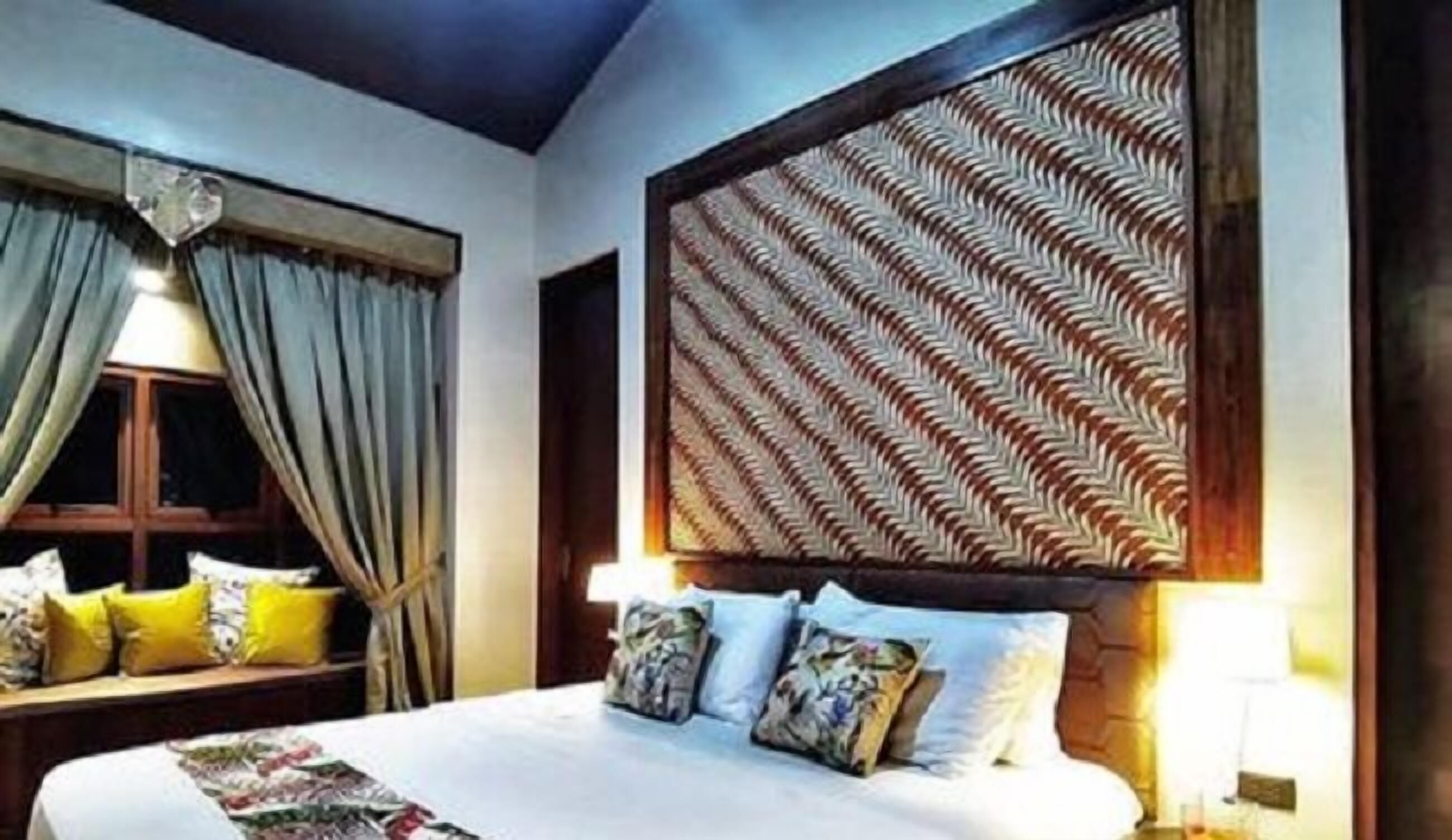 Minibar, Wi-Fi gratis, dan seprai linen