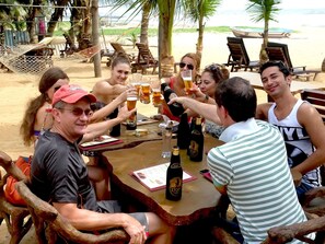 Breakfast, lunch, dinner served; international cuisine  - Reggie's Guesthouse (Negombo)