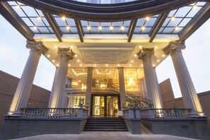 Front of property - evening/night - Park View Hotel (Bandung)