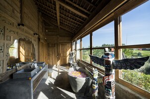 Ropa de cama de alta calidad y minibar 