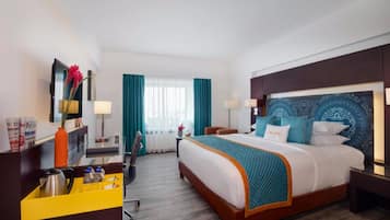 Zone Room | 1 bedroom, minibar, in-room safe, desk