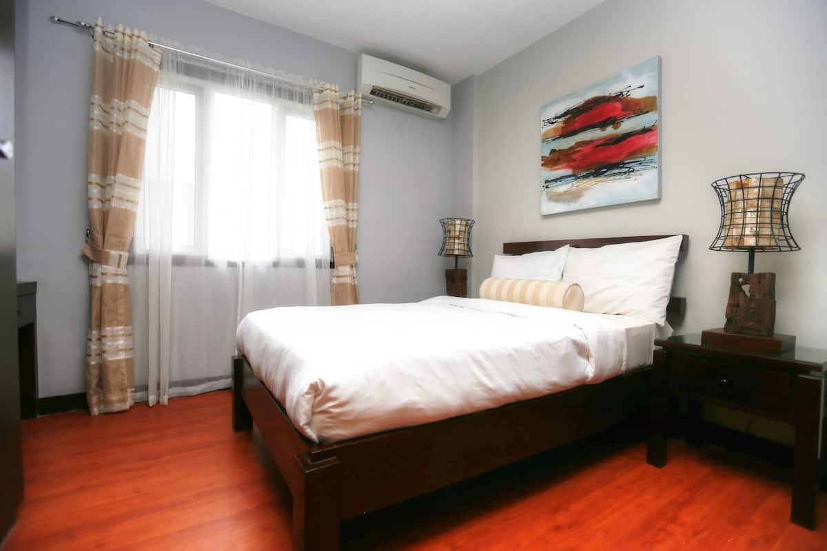 In-room safe, desk, free WiFi, wheelchair access