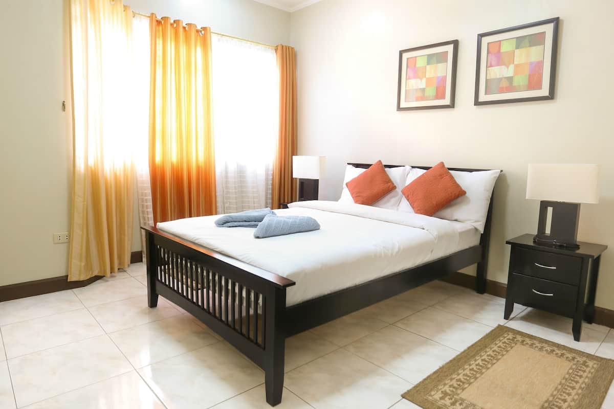 In-room safe, desk, free WiFi, wheelchair access