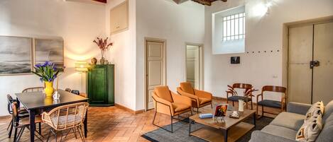 Family Apartment, 4 Bedrooms, Terrace, City View | Living area