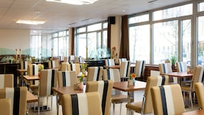 Breakfast, lunch and dinner served - Hotel King's Court (Amsterdam)