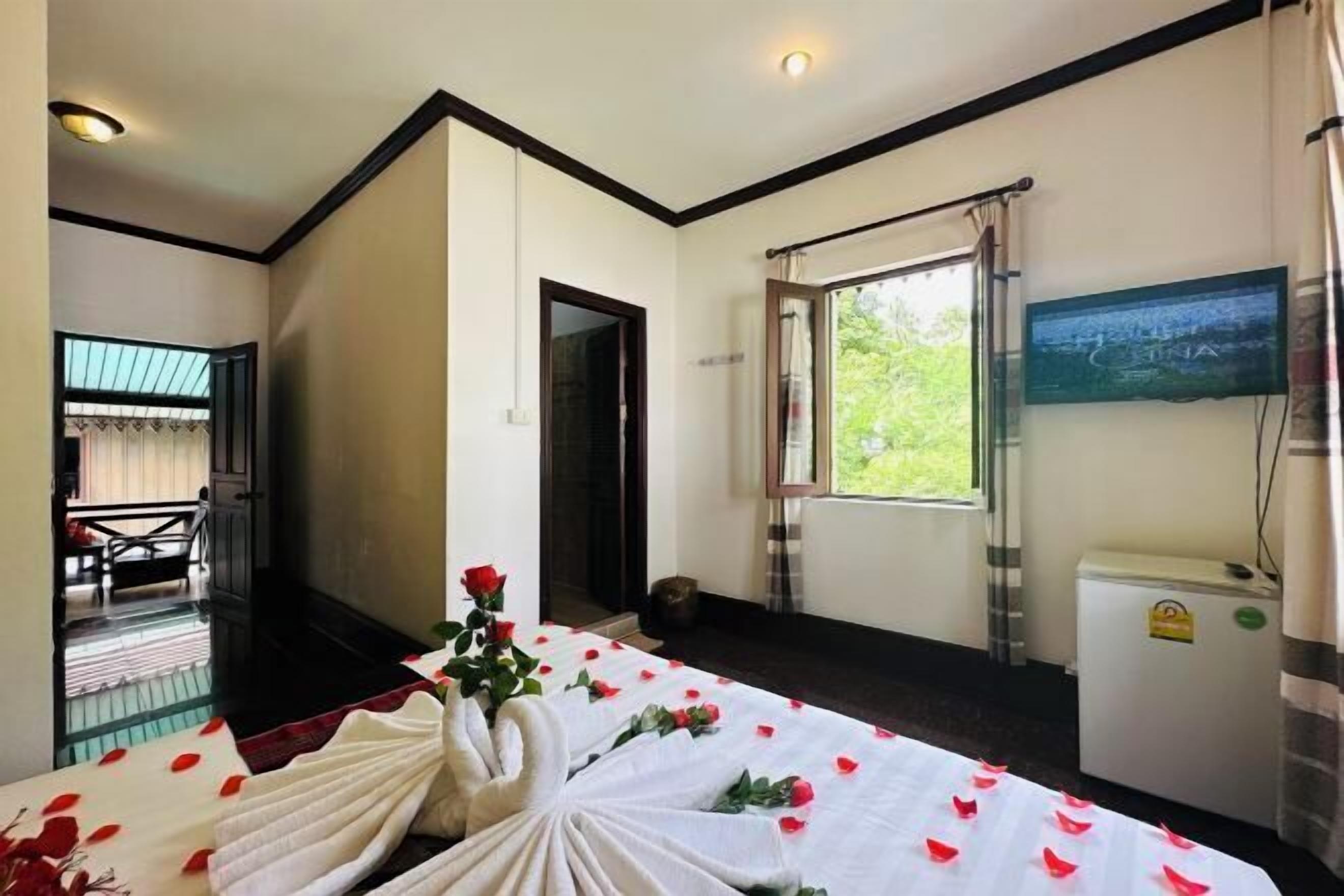 Egyptian cotton sheets, premium bedding, down duvets, pillow-top beds