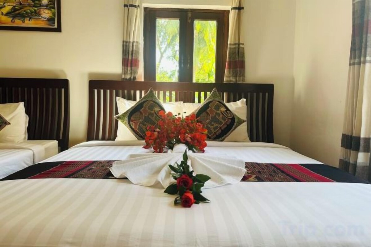 Egyptian cotton sheets, premium bedding, down comforters, pillowtop beds