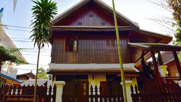 Fachada de la propiedad