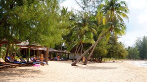 Beach nearby, beach towels