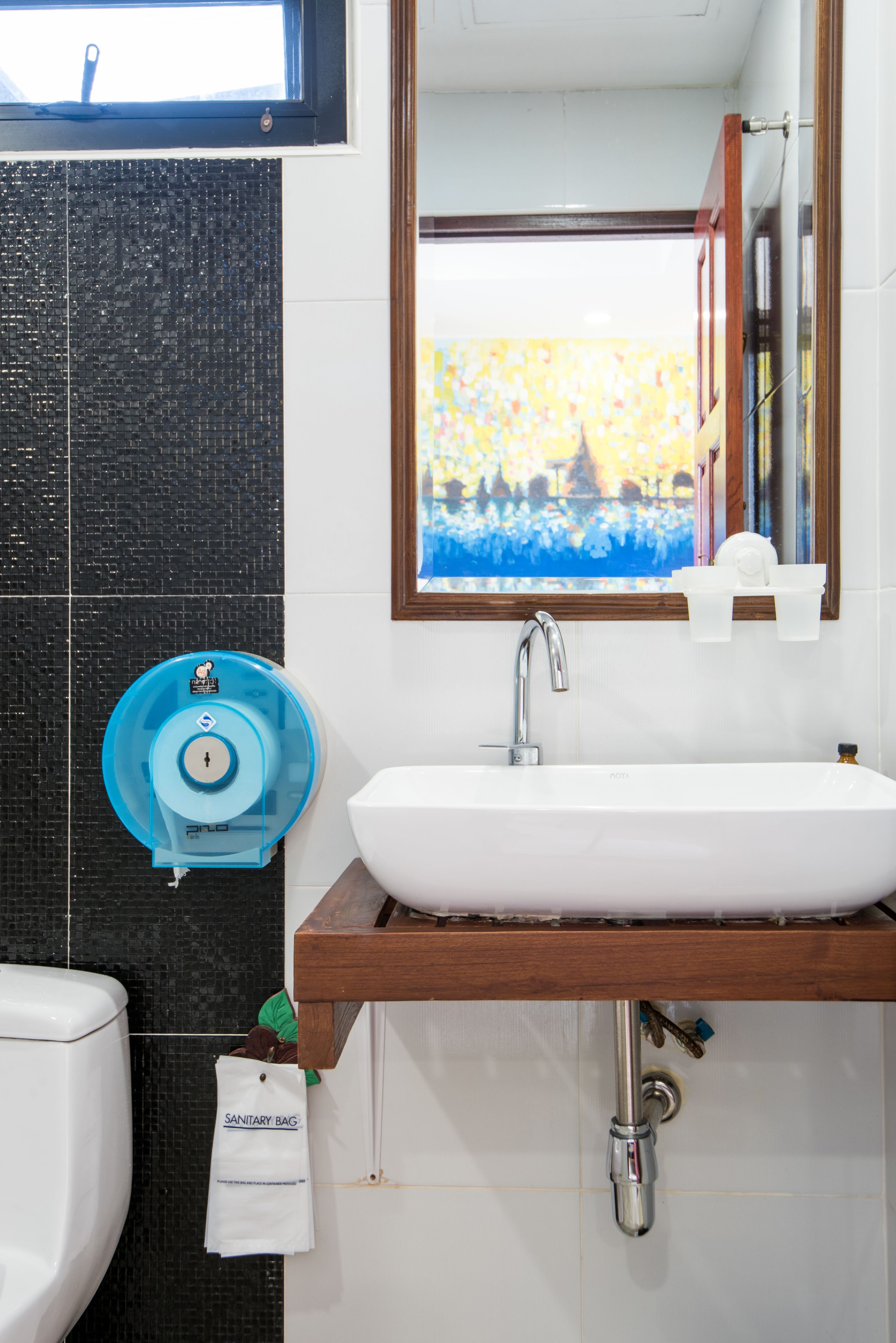 standard double room | bathroom sink