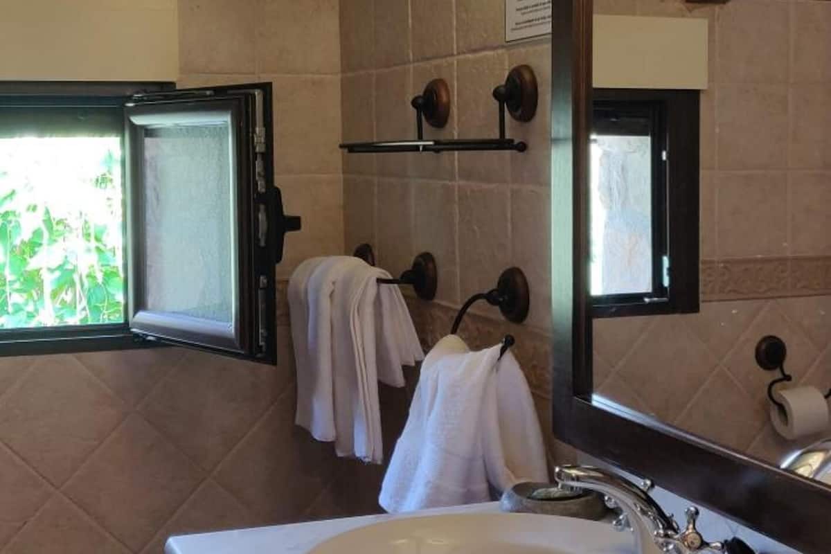 bungalow, 2 bedrooms | bathroom | bathtub, deep-soaking bathtub, free toiletries, hair dryer