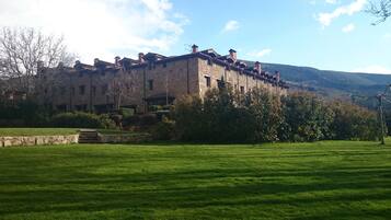 Façana frontal de l'allotjament