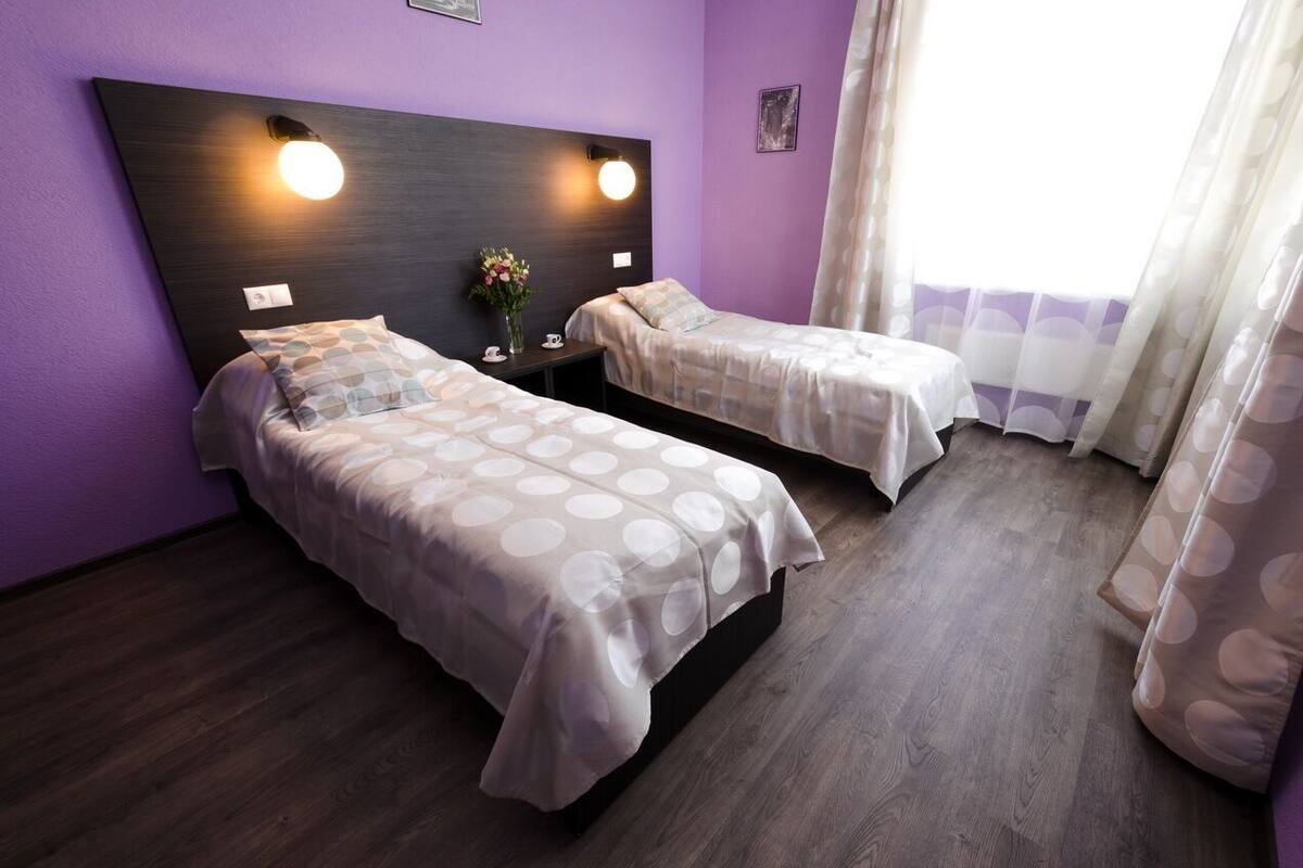 Comfort Room, Multiple Beds, Courtyard View