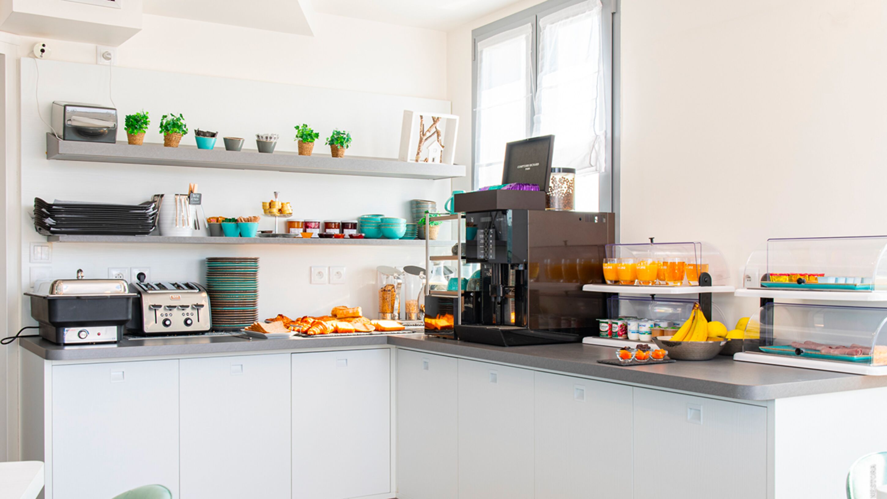 daily buffet breakfast (eur 16 per person)