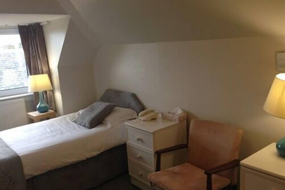 Single Room, Ensuite | Iron/ironing board (on request), free WiFi