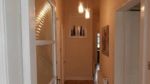 Unclassified image, 4 of 17, button - Oxford Residence (Edinburgh)