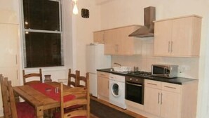 Unclassified image, 5 of 17, button - Oxford Residence (Edinburgh)