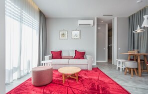 Deluxe Villa, 1 Bedroom, Kitchenette, Garden Area | Living room