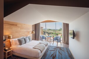 Ropa de cama de alta calidad y minibar 