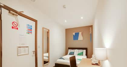 Snooze Hotel