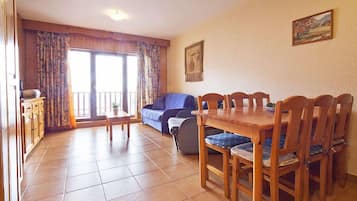 Estudio superior, 1 habitación | Restauración