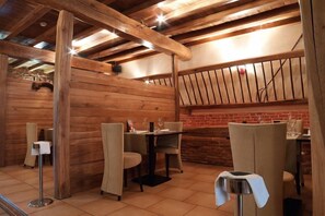 Déjeuner et dßner servis sur place