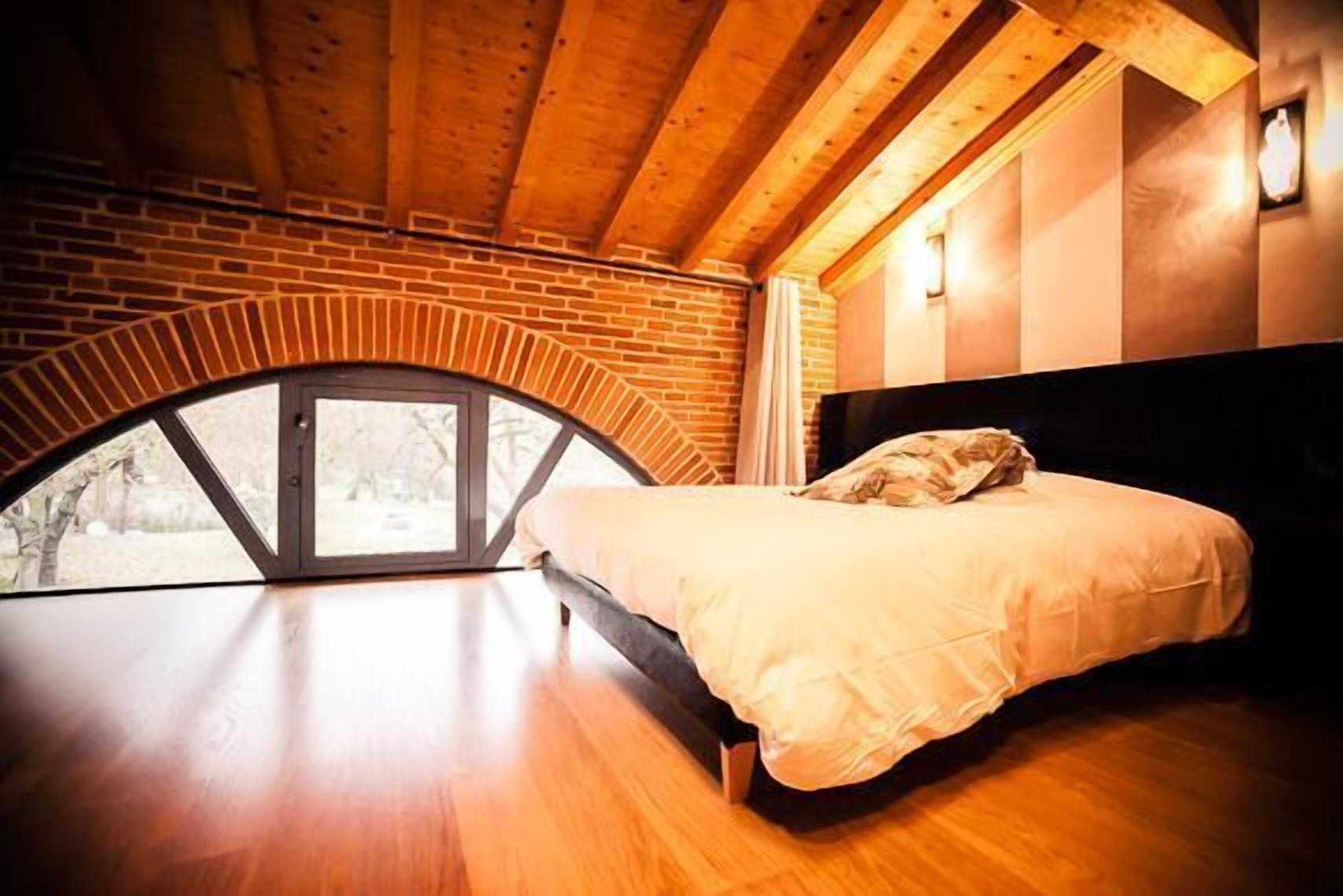 comfort double room | select comfort beds, desk, free wifi, bed sheets