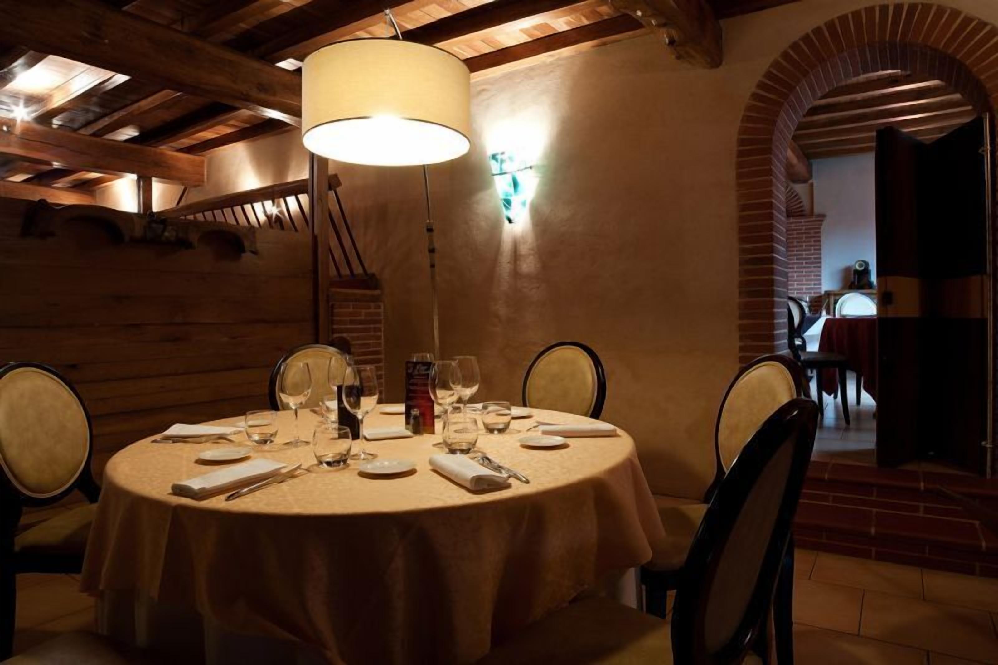 lunch and dinner served