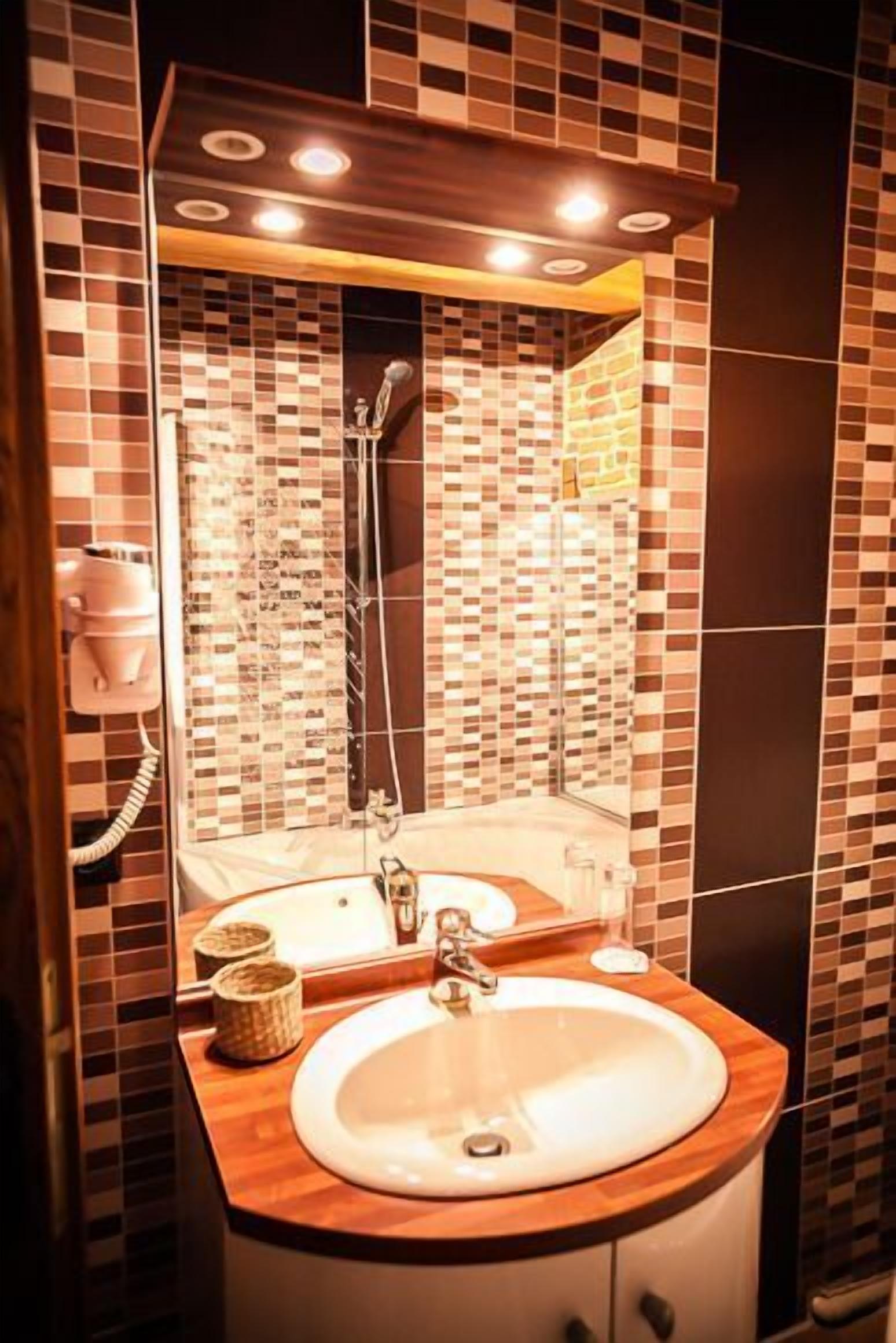 free toiletries, hair dryer, towels