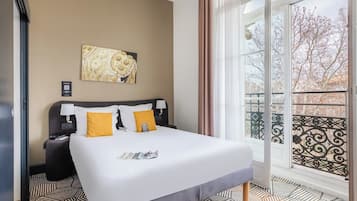 Studio, 1 Double Bed | In-room safe, desk, soundproofing, iron/ironing board