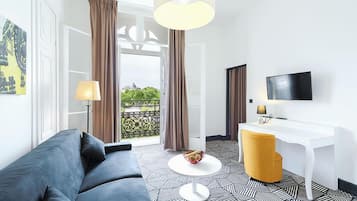 In-room safe, desk, soundproofing, iron/ironing board