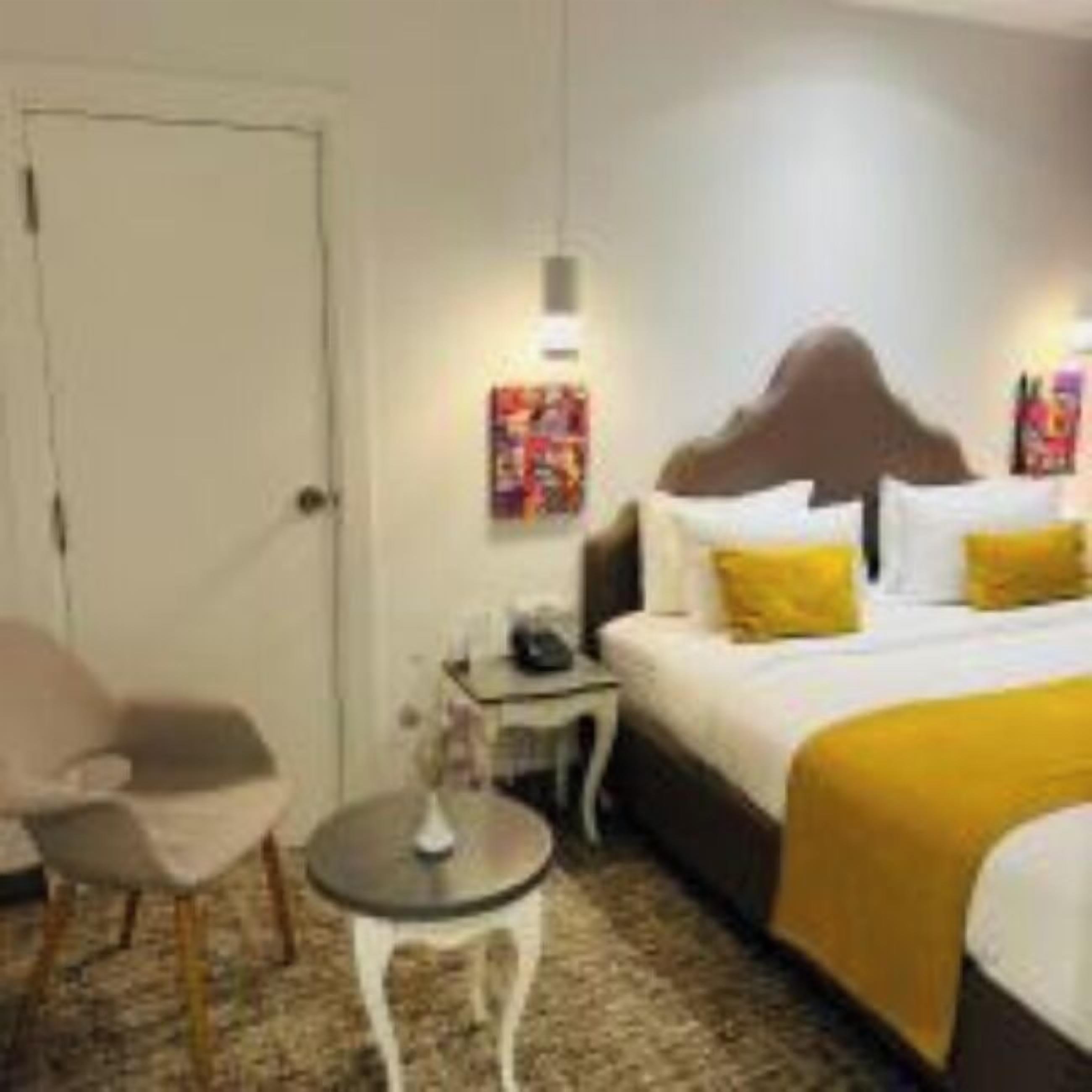 Family Room | Minibar, in-room safe, blackout drapes, soundproofing