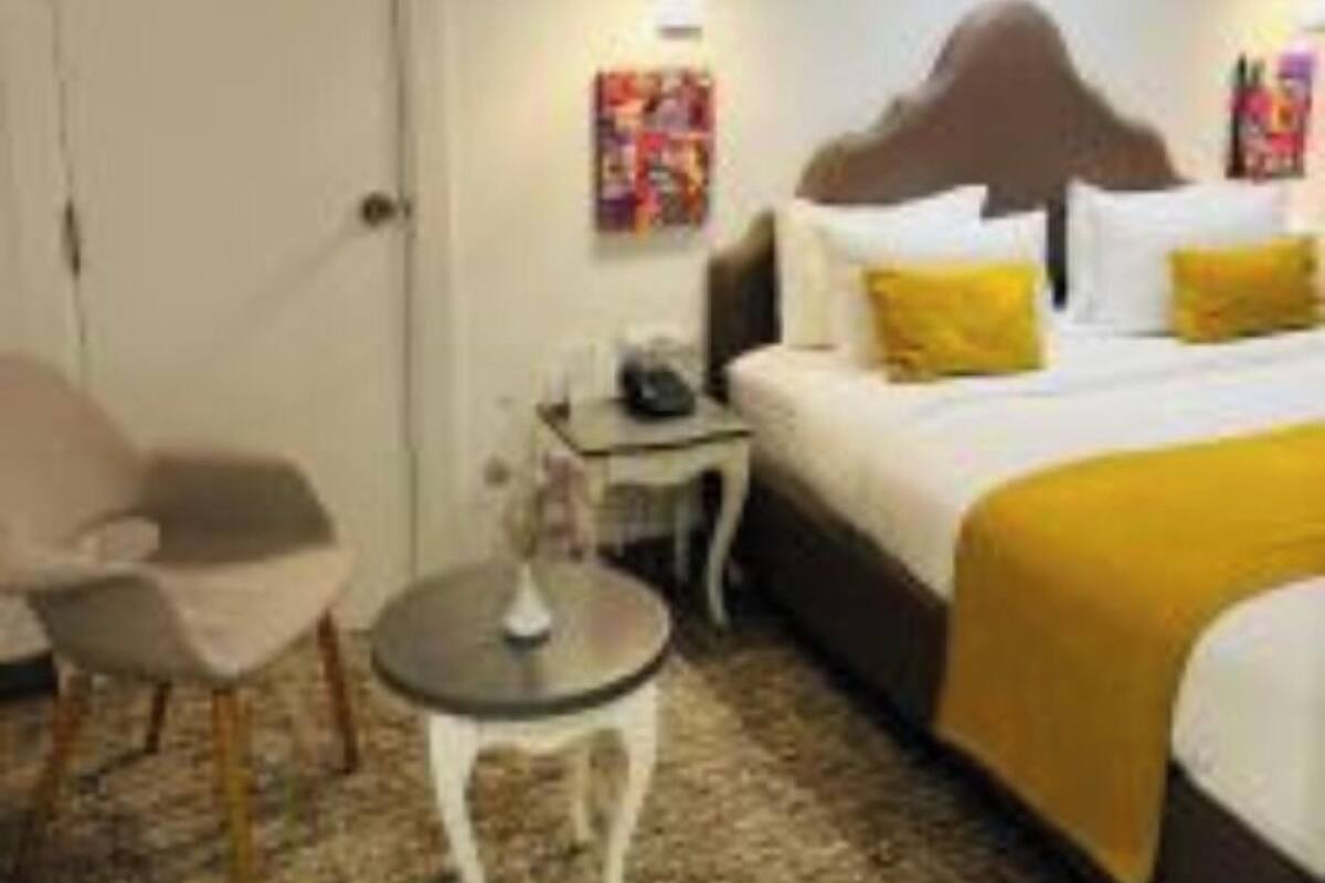 Family Room | Minibar, in-room safe, blackout drapes, soundproofing