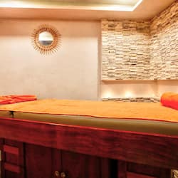 Sauna, steam room, body treatments, body wraps, body scrubs, facials