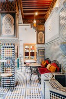 Quarto casal luxo, no piso térreo (Patio) | Terraço/pátio