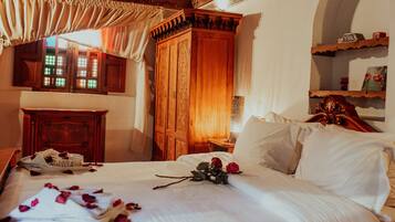 Gallery Double Room (Romantic) | Premium bedding, in-room safe, soundproofing, free WiFi