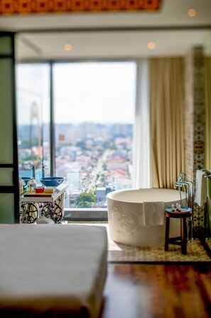 標準客房, 1 張特大雙人床 (Heritage View) | 高級寢具、迷你吧、房內夾萬、書桌