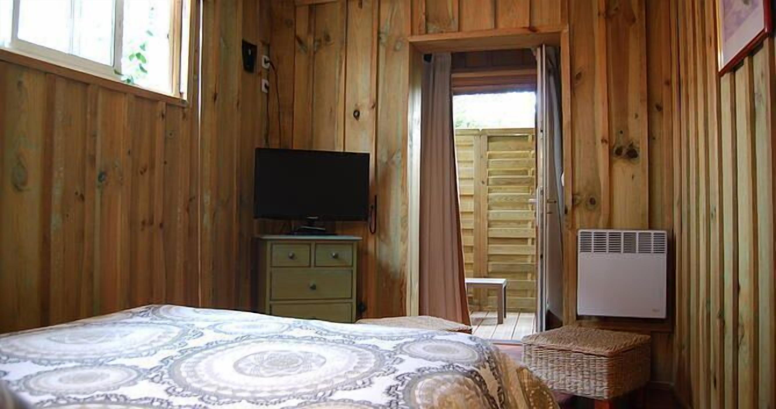 single room | free wifi, bed sheets, wheelchair access