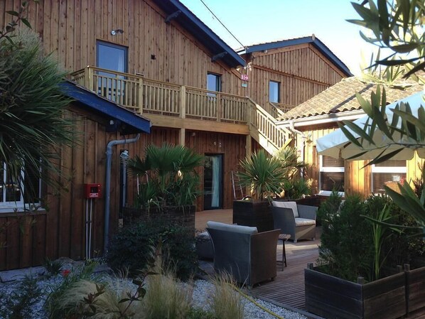 Entrada al alojamiento