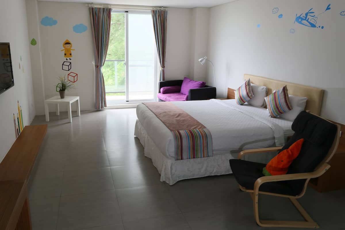 Star Double Room | Desk, blackout drapes, WiFi (free), individually decorated