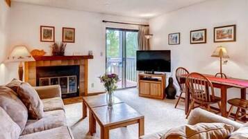 Condo, 2 Bedrooms | Living room | TV, fireplace, DVD player