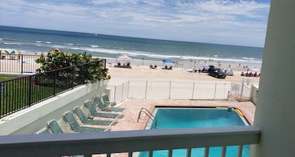 Holiday Shores Beach Club